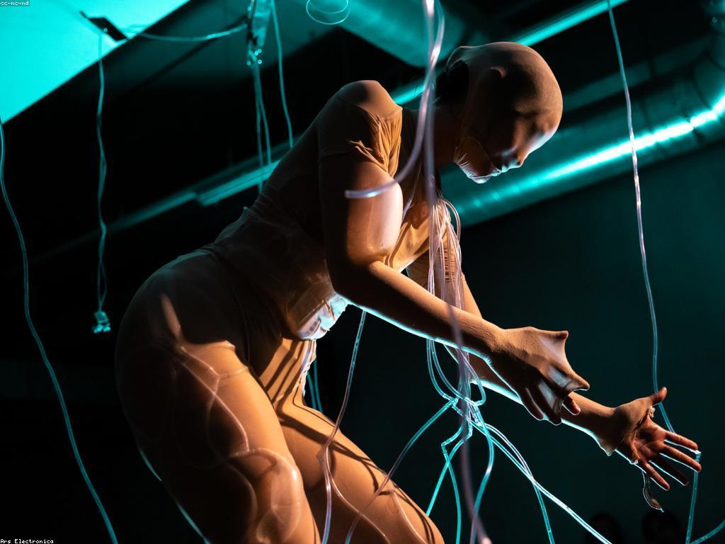 អំណះអំណាងនៃបច្ចេកវិទ្យាថ្មីលើសង្គម