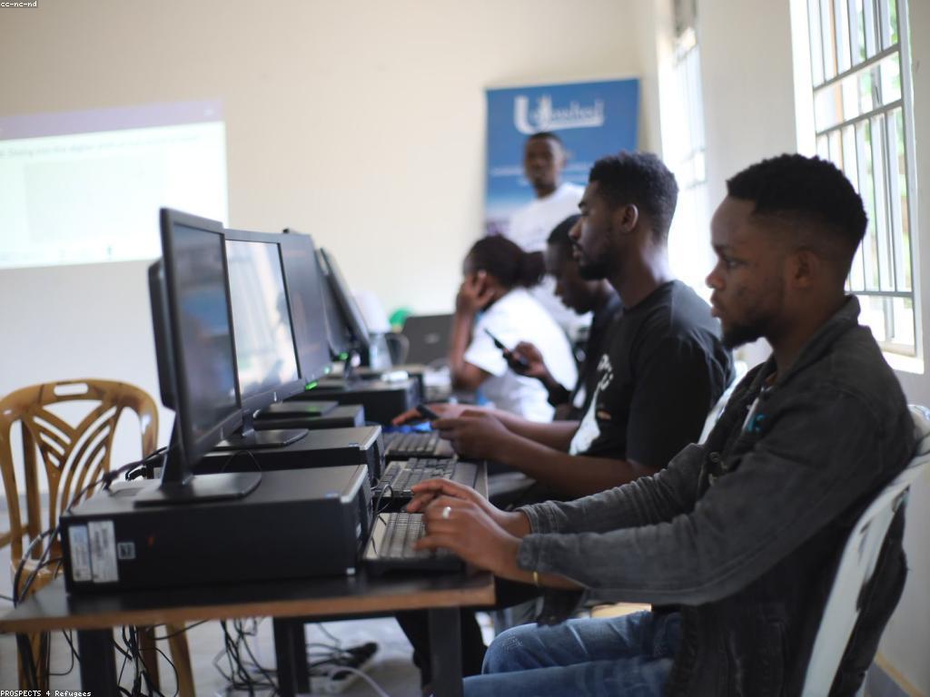 ការប៉ះពាល់នៃសេដ្ឋកិច្ចឌីជីថលនៅក្នុងសង្គមសម័យថ្មី