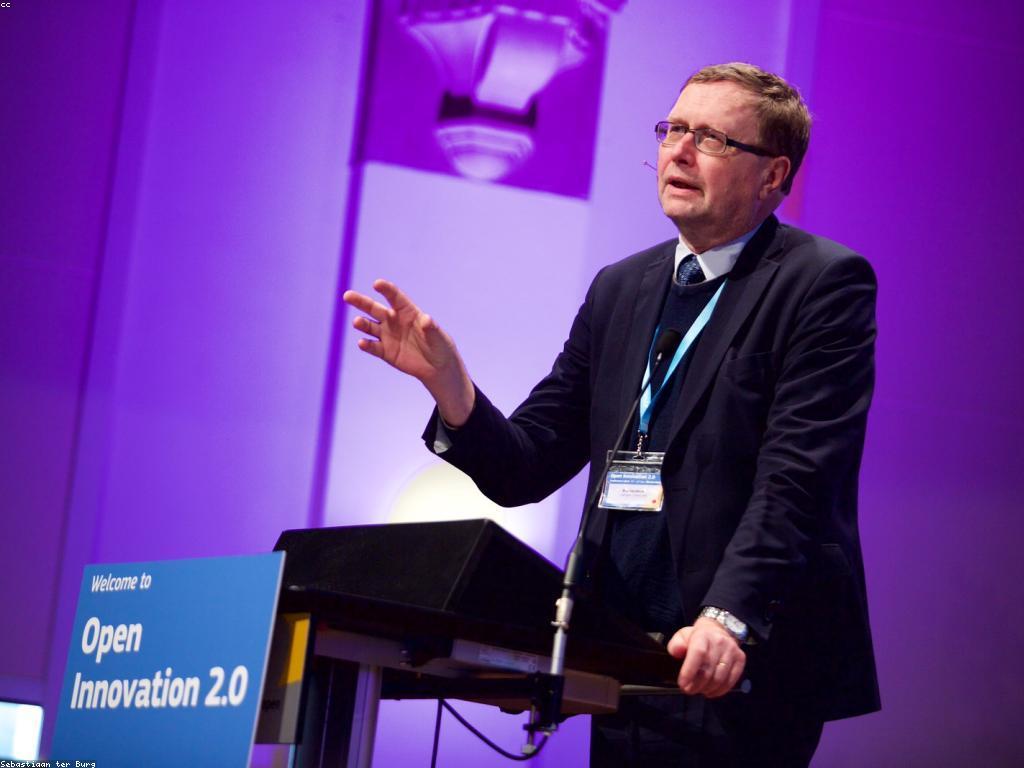 អំណះអំណាងនៃបច្ចេកវិទ្យាថ្មីលើសង្គម