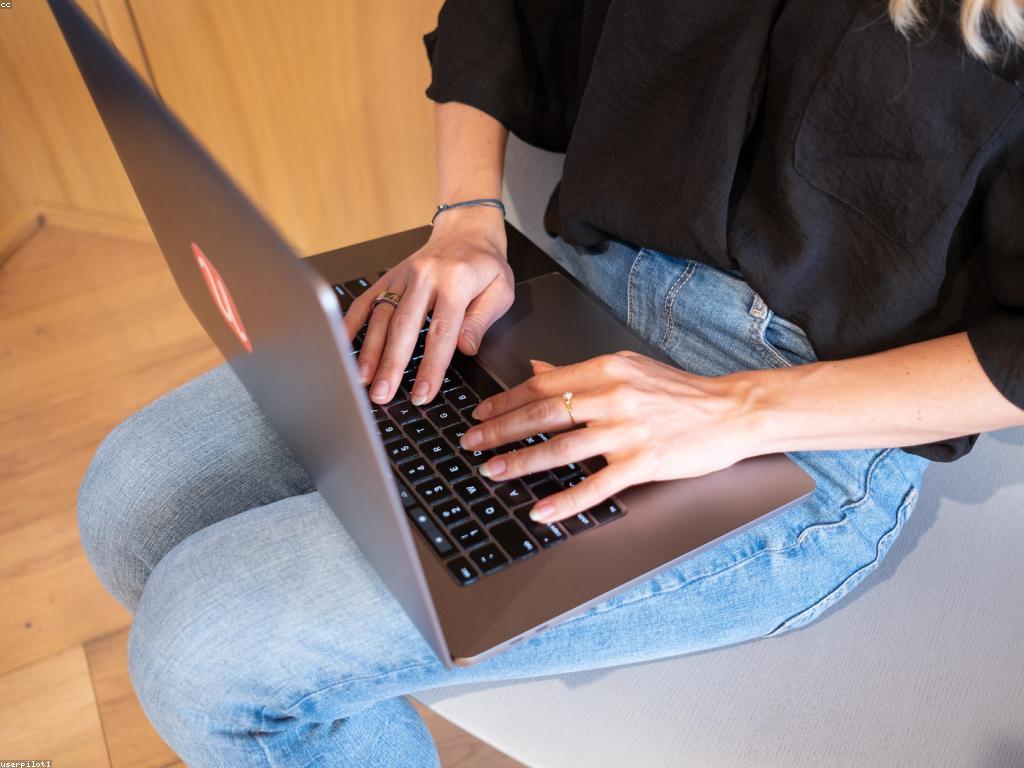 ការងារអនឡាញ: ការបង្កើតឱកាសថ្មីសម្រាប់អ្នកស្វែងរកការងារ